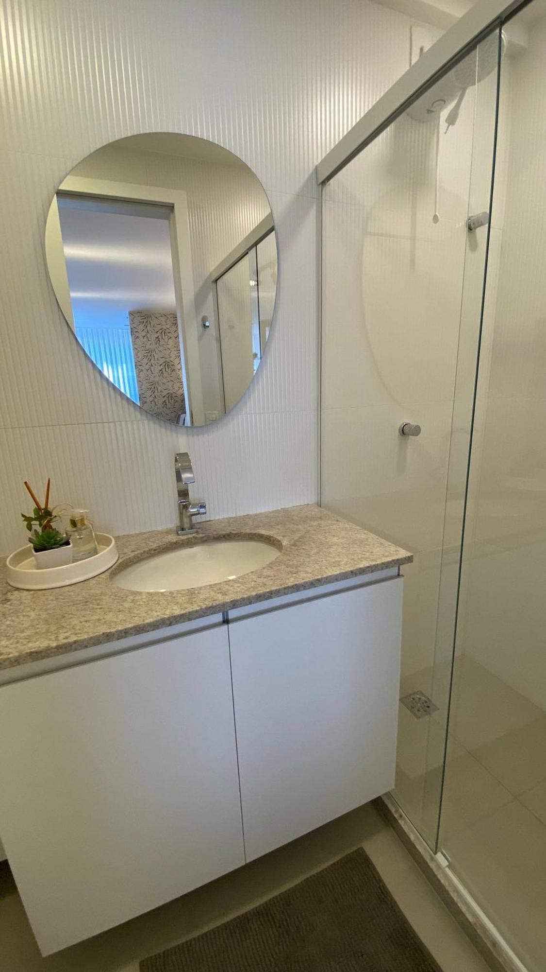 Apartment Red Design By Mosaico Vitoria
