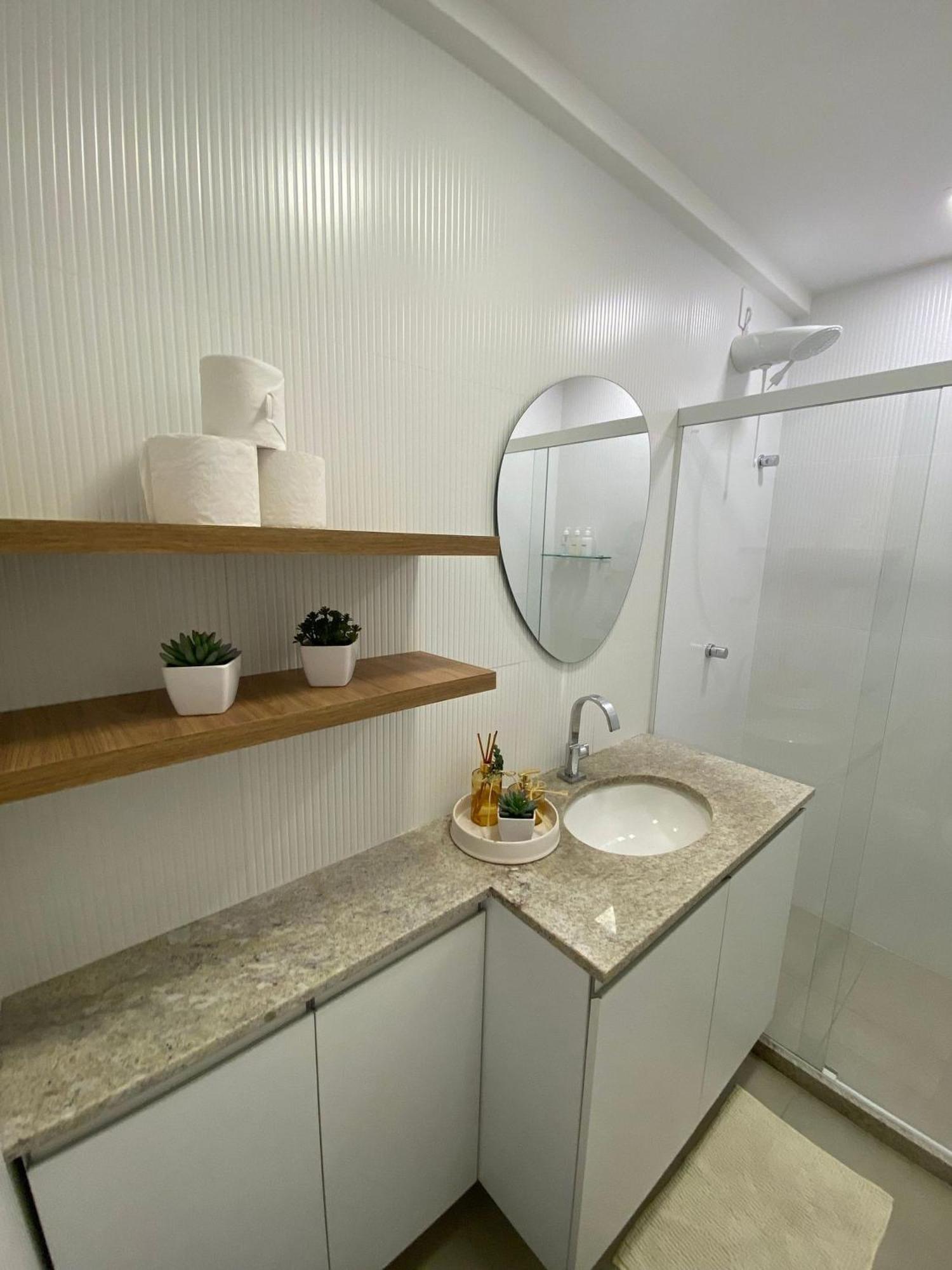 Apartment Red Design By Mosaico Vitoria